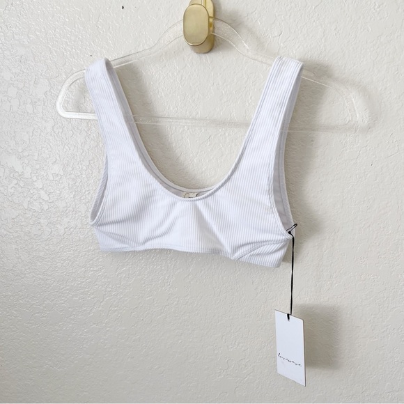 BNWT LOVEWAVE x Revolve Bambam Top in White bikini top size small - Picture 4 of 10